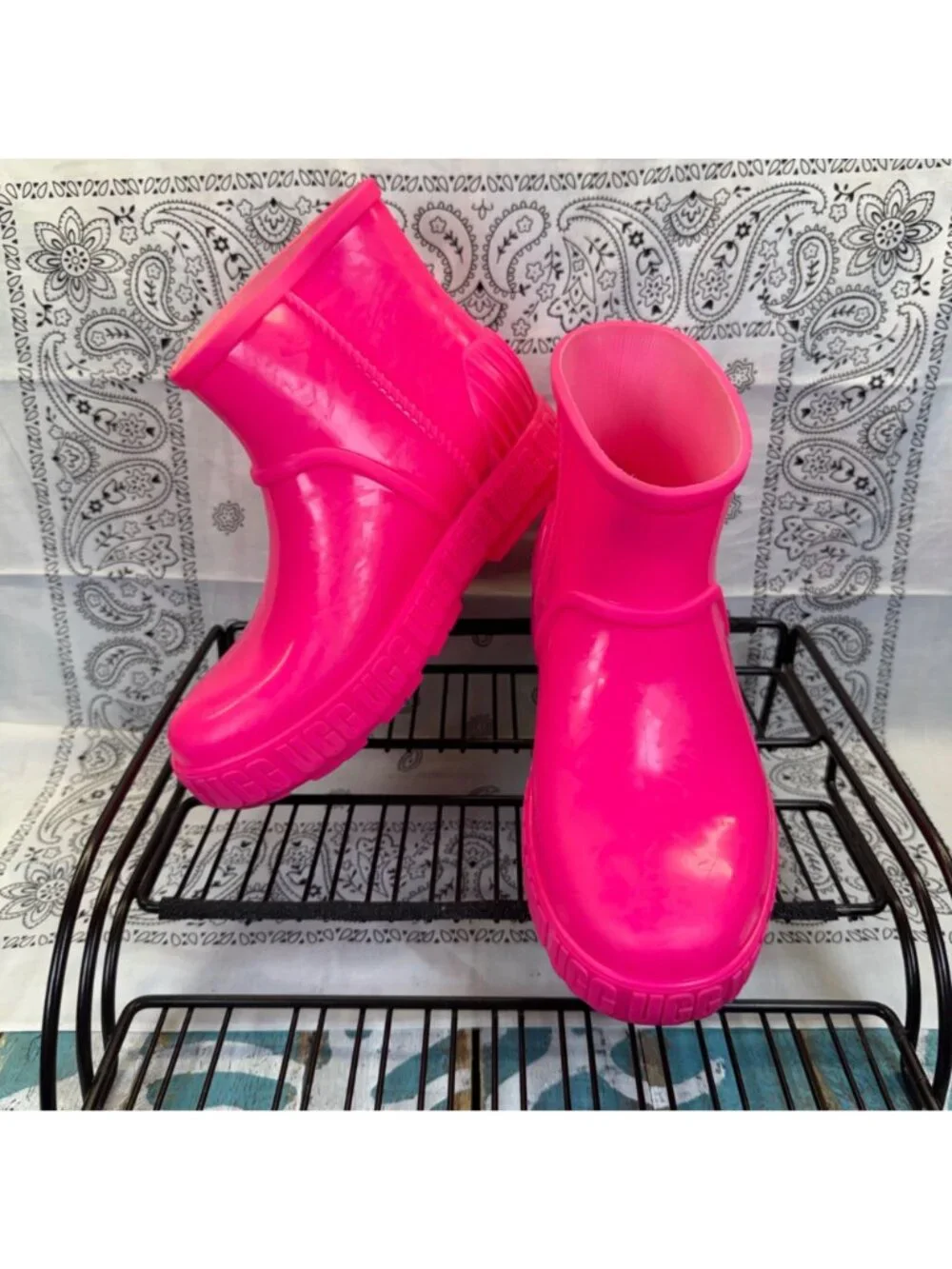UGG Girls RARE Pink Rubber Rain/Snow Boots Shearling Insole 1130361K Size 2